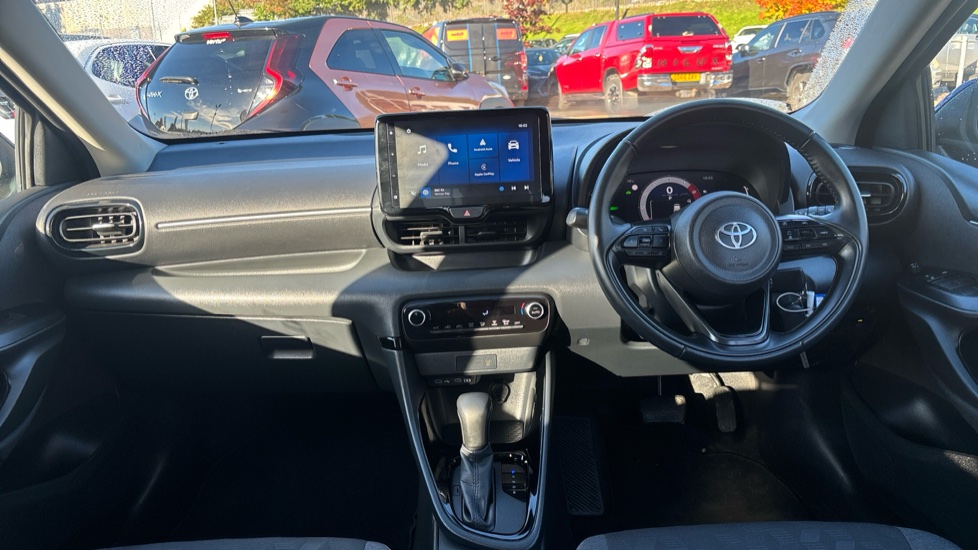 Toyota Yaris 1.5 Hybrid Design 5dr CVT Hybrid Hatchback - Image 6