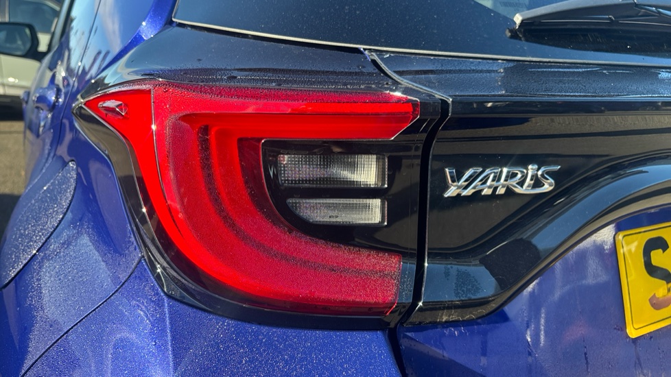 Toyota Yaris 1.5 Hybrid Design 5dr CVT Hybrid Hatchback - Image 21