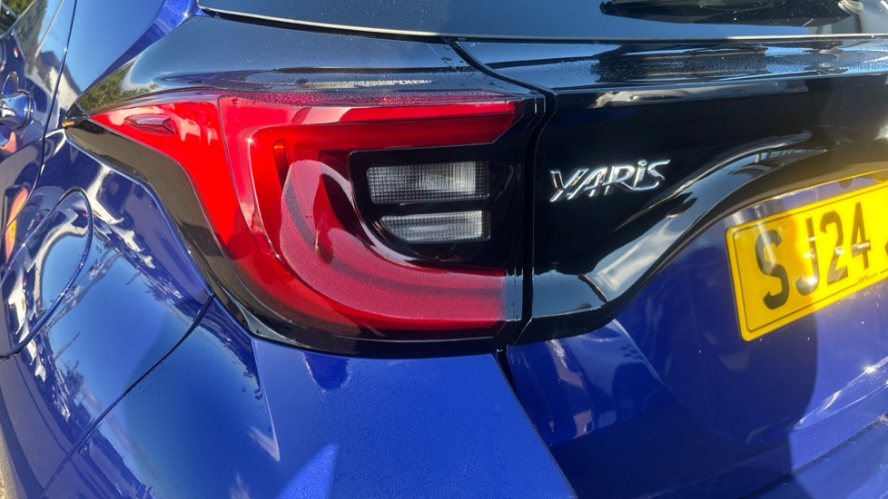 Toyota Yaris 1.5 Hybrid Design 5dr CVT Hybrid Hatchback - Image 29