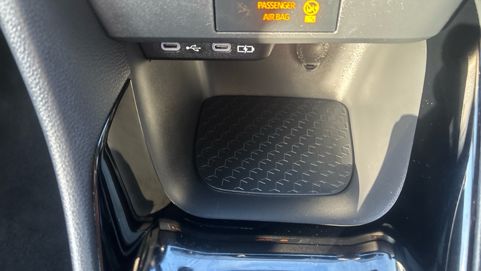 Toyota Yaris 1.5 Hybrid Design 5dr CVT Hybrid Hatchback - Image 37