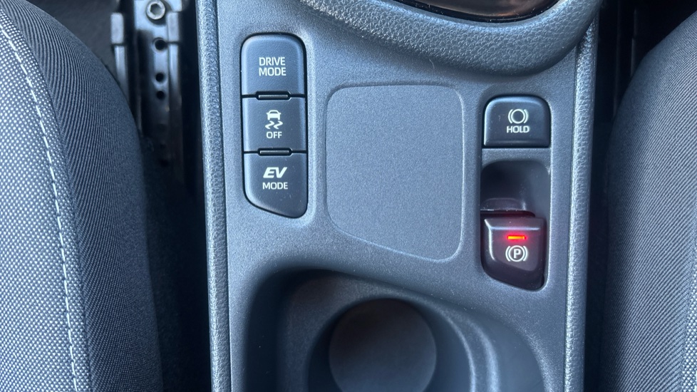 Toyota Yaris 1.5 Hybrid Design 5dr CVT Hybrid Hatchback - Image 39