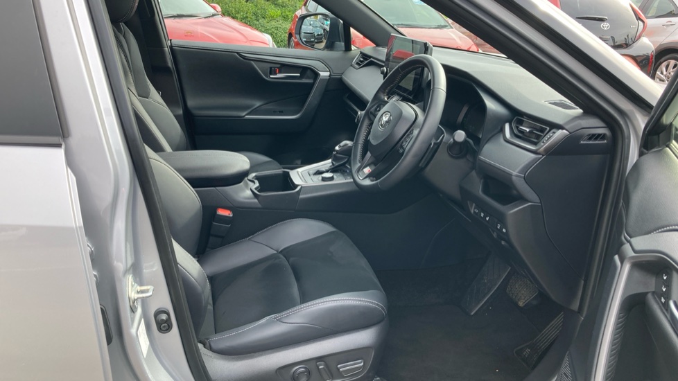 Toyota RAV4 2.5 PHEV GR Sport 5dr CVT Estate - Image 12