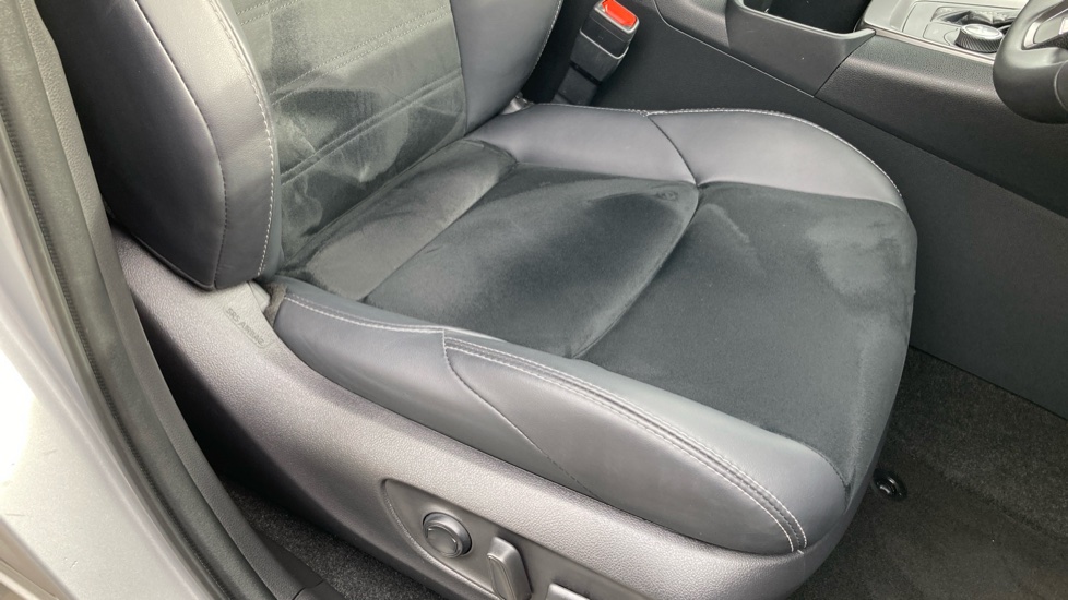 Toyota RAV4 2.5 PHEV GR Sport 5dr CVT Estate - Image 17