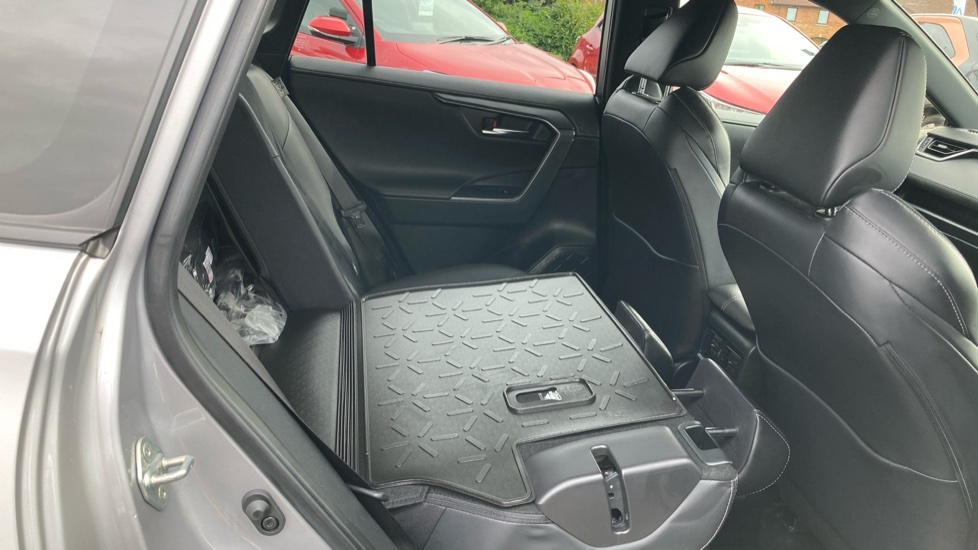 Toyota RAV4 2.5 PHEV GR Sport 5dr CVT Estate - Image 18