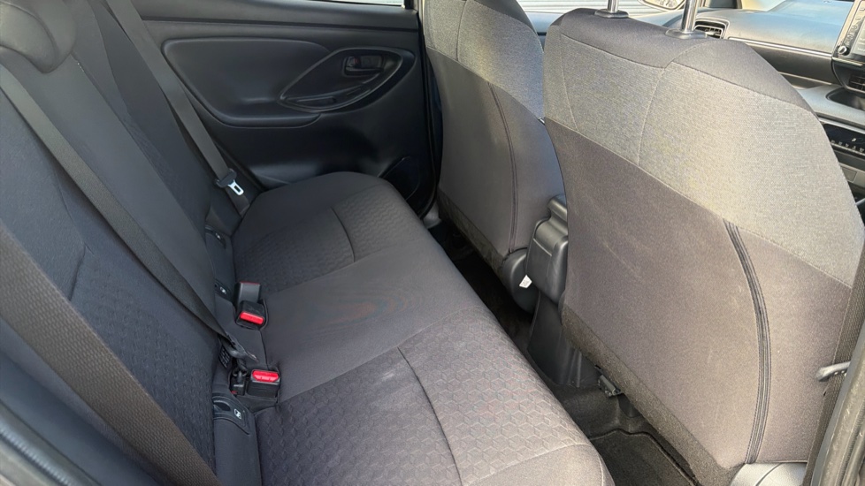 Toyota Yaris 1.5 Hybrid Design 5dr CVT Hybrid Hatchback - Image 8