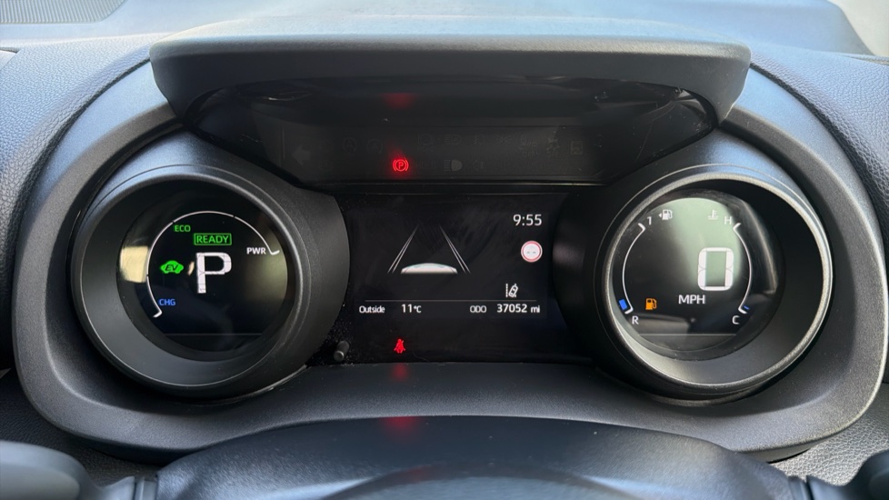 Toyota Yaris 1.5 Hybrid Design 5dr CVT Hybrid Hatchback - Image 11