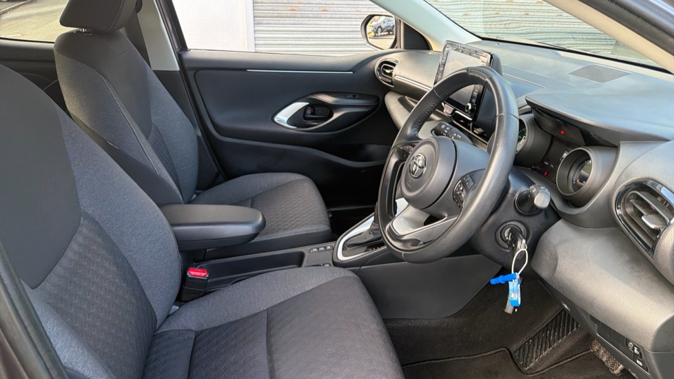 Toyota Yaris 1.5 Hybrid Design 5dr CVT Hybrid Hatchback - Image 12