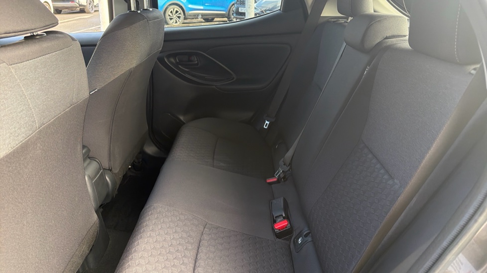 Toyota Yaris 1.5 Hybrid Design 5dr CVT Hybrid Hatchback - Image 15