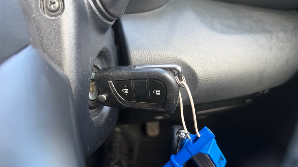 Toyota Yaris 1.5 Hybrid Design 5dr CVT Hybrid Hatchback - Image 16