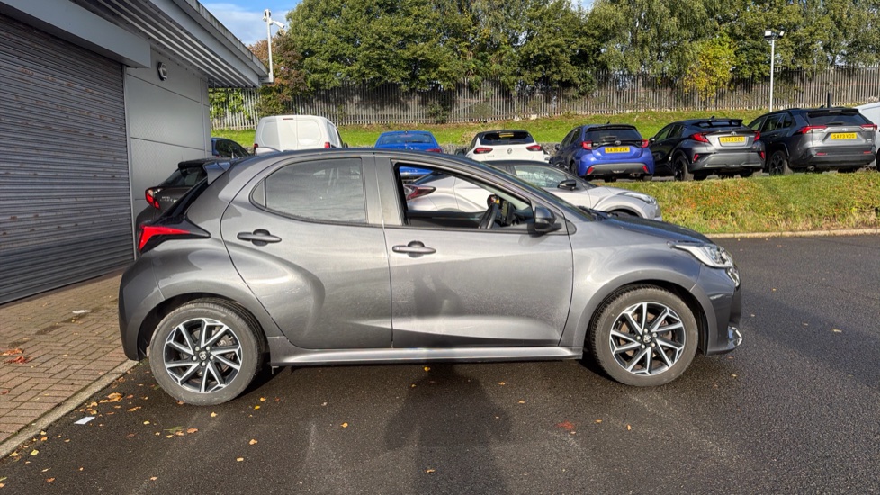 Toyota Yaris 1.5 Hybrid Design 5dr CVT Hybrid Hatchback - Image 23