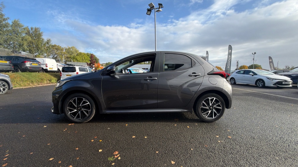 Toyota Yaris 1.5 Hybrid Design 5dr CVT Hybrid Hatchback - Image 24
