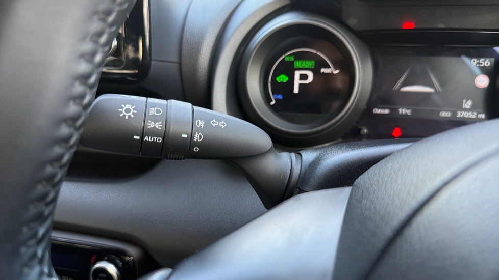 Toyota Yaris 1.5 Hybrid Design 5dr CVT Hybrid Hatchback - Image 33
