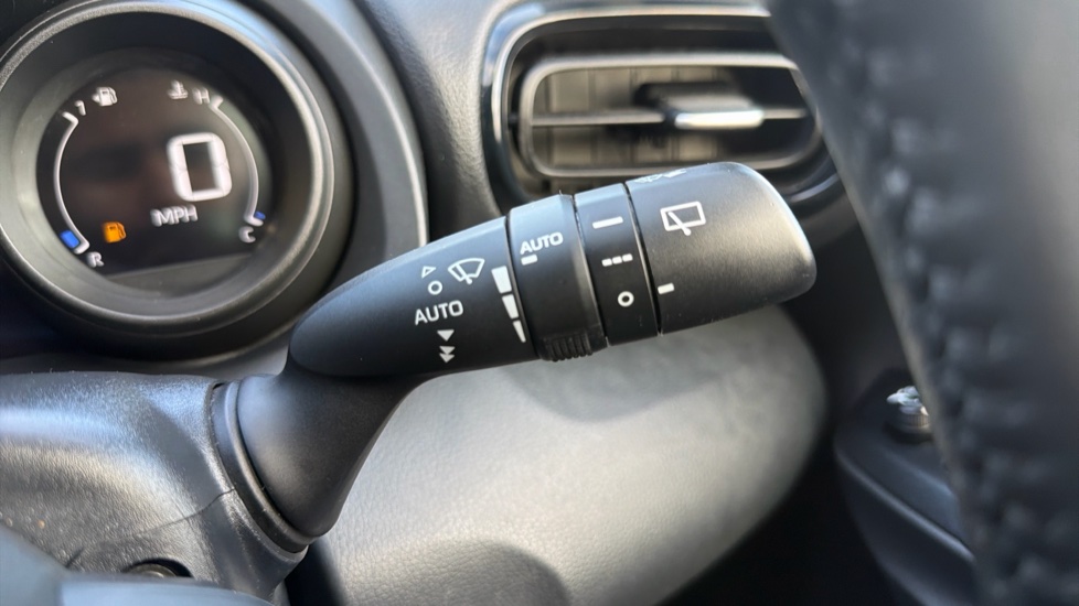 Toyota Yaris 1.5 Hybrid Design 5dr CVT Hybrid Hatchback - Image 34