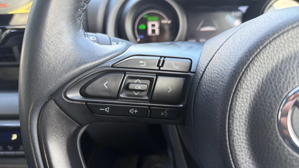Toyota Yaris 1.5 Hybrid Design 5dr CVT Hybrid Hatchback - Image 39