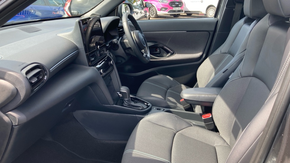 Toyota Yaris Cross 1.5 Hybrid 130 Excel 5dr CVT Hybrid Estate - Image 5