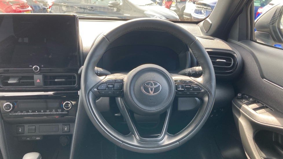 Toyota Yaris Cross 1.5 Hybrid 130 Excel 5dr CVT Hybrid Estate - Image 7