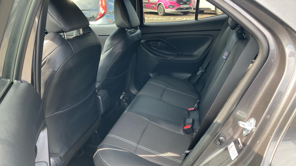 Toyota Yaris Cross 1.5 Hybrid 130 Excel 5dr CVT Hybrid Estate - Image 15