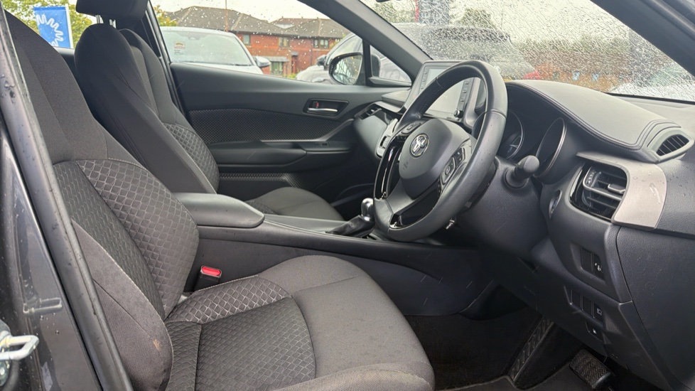 Toyota C-HR 1.8 Hybrid Icon 5dr CVT Hybrid Hatchback - Image 12