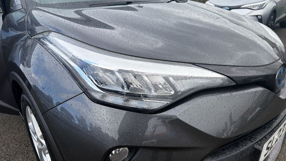 Toyota C-HR 1.8 Hybrid Icon 5dr CVT Hybrid Hatchback - Image 20