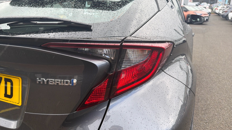 Toyota C-HR 1.8 Hybrid Icon 5dr CVT Hybrid Hatchback - Image 21