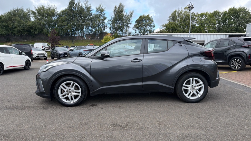 Toyota C-HR 1.8 Hybrid Icon 5dr CVT Hybrid Hatchback - Image 24