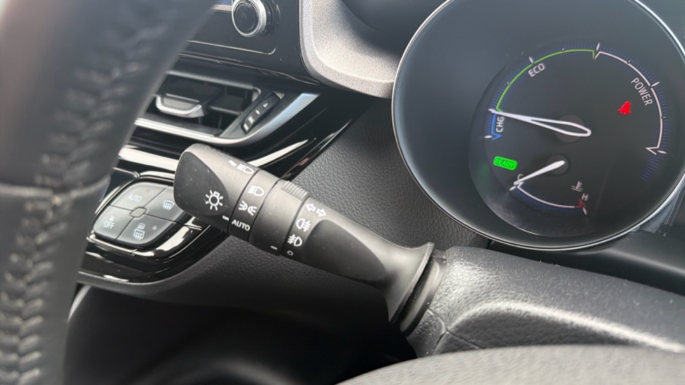 Toyota C-HR 1.8 Hybrid Icon 5dr CVT Hybrid Hatchback - Image 31