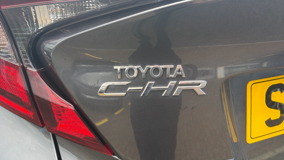 Toyota C-HR 1.8 Hybrid Icon 5dr CVT Hybrid Hatchback - Image 44