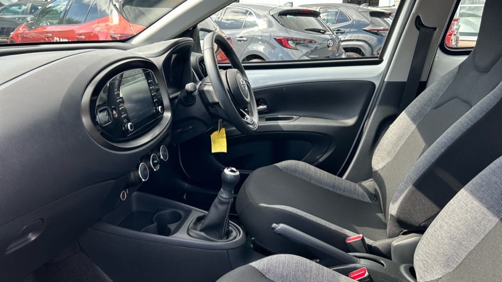 Toyota Aygo X 1.0 VVT-i Pure 5dr Petrol Hatchback - Image 5