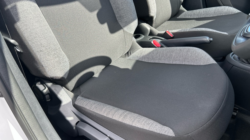 Toyota Aygo X 1.0 VVT-i Pure 5dr Petrol Hatchback - Image 17