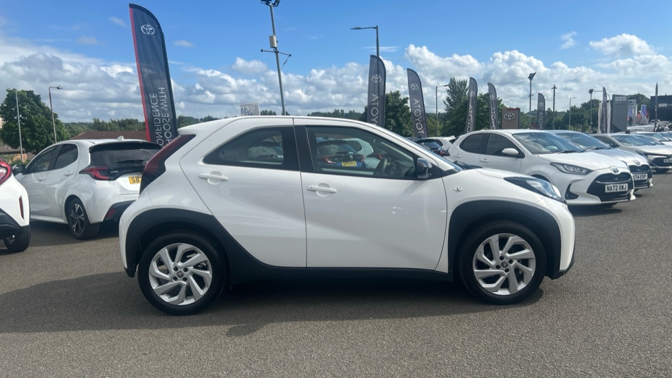 Toyota Aygo X 1.0 VVT-i Pure 5dr Petrol Hatchback - Image 23