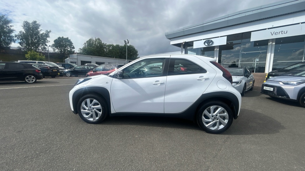 Toyota Aygo X 1.0 VVT-i Pure 5dr Petrol Hatchback - Image 24