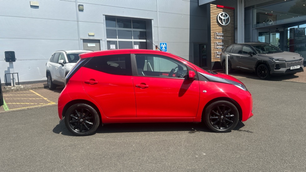Toyota Aygo 1.0 VVT-i X-Style 5dr Petrol Hatchback - Image 23