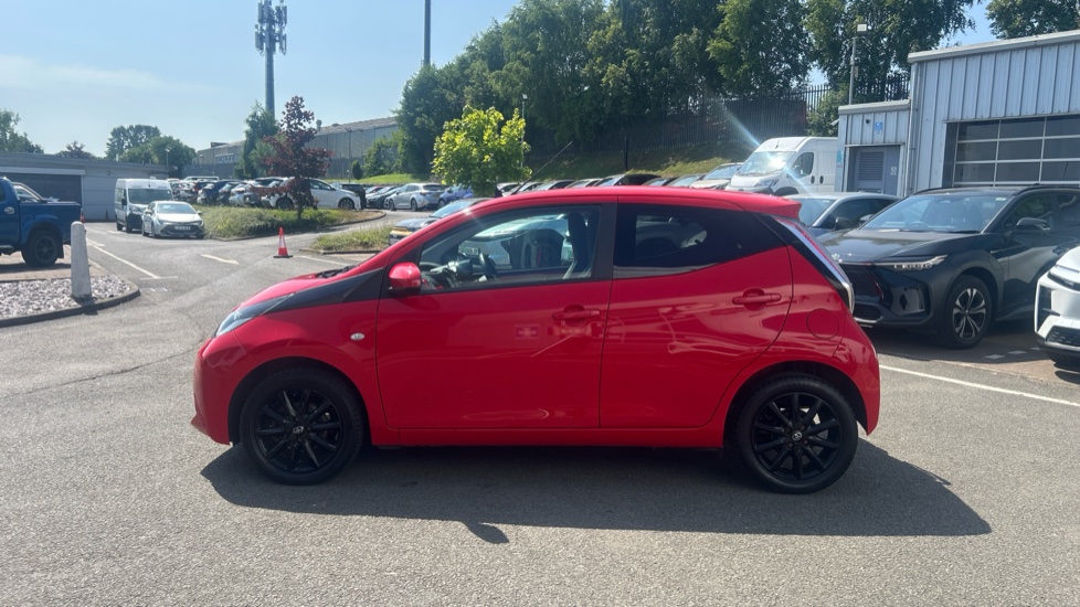 Toyota Aygo 1.0 VVT-i X-Style 5dr Petrol Hatchback - Image 24