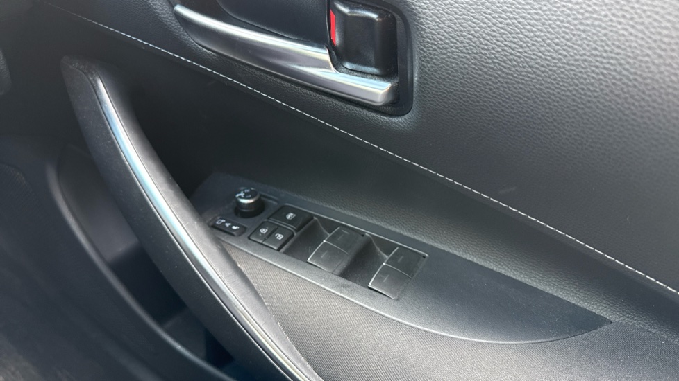 Toyota Corolla 2.0 VVT-i Hybrid Design 5dr CVT Hybrid Hatchback - Image 41