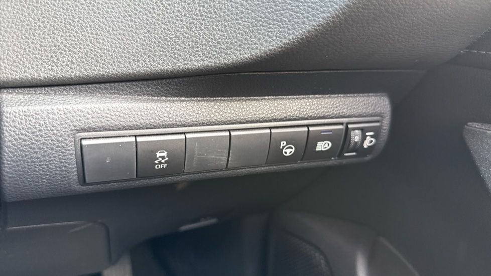 Toyota Corolla 2.0 VVT-i Hybrid Design 5dr CVT Hybrid Hatchback - Image 42