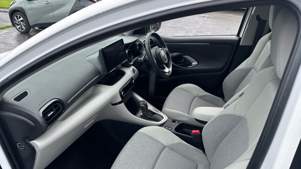 Toyota Yaris 1.5 Hybrid Excel 5dr CVT Hybrid Hatchback - Image 5