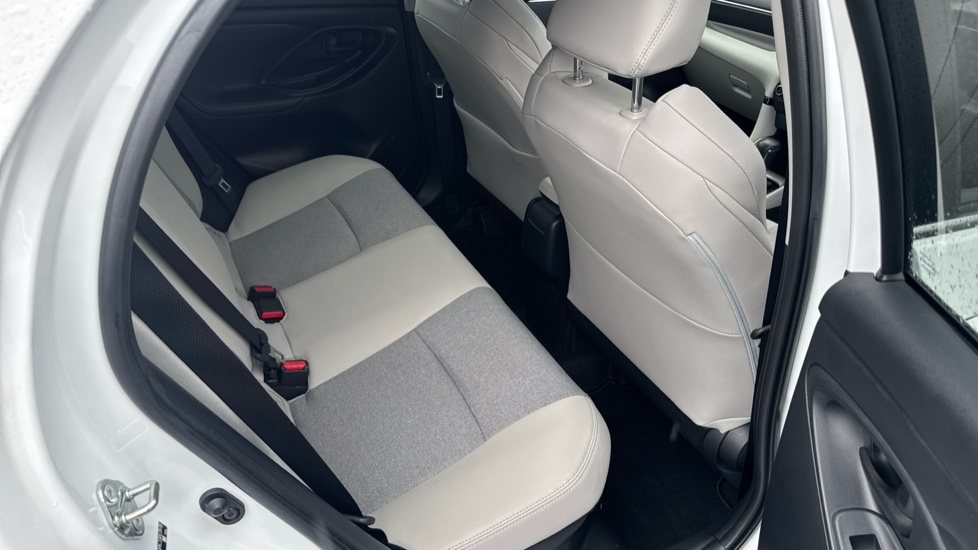 Toyota Yaris 1.5 Hybrid Excel 5dr CVT Hybrid Hatchback - Image 8