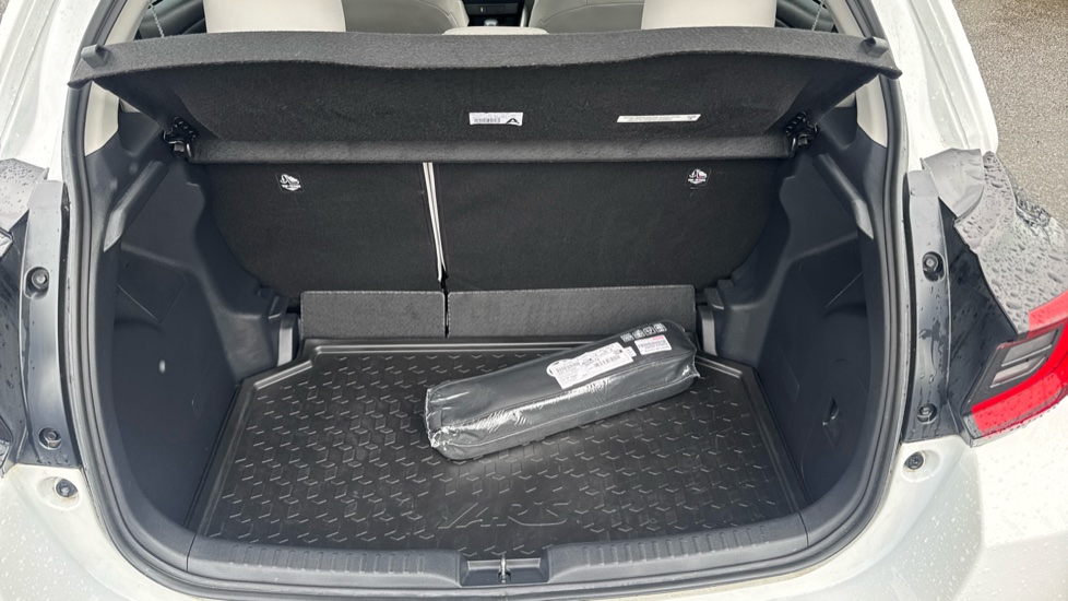 Toyota Yaris 1.5 Hybrid Excel 5dr CVT Hybrid Hatchback - Image 13