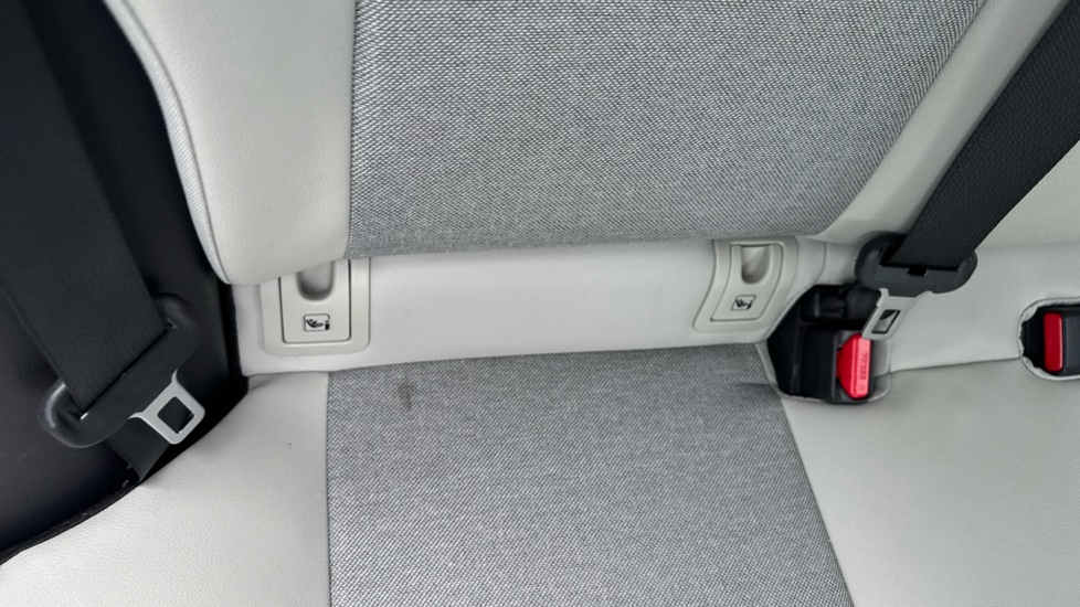 Toyota Yaris 1.5 Hybrid Excel 5dr CVT Hybrid Hatchback - Image 14