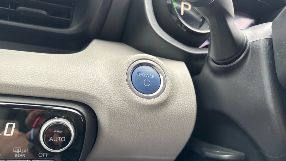 Toyota Yaris 1.5 Hybrid Excel 5dr CVT Hybrid Hatchback - Image 16