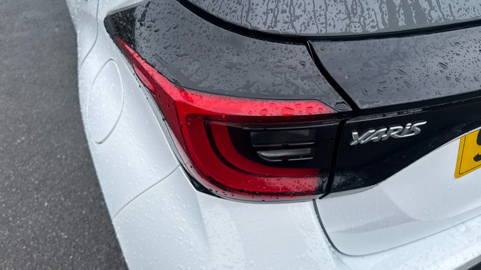 Toyota Yaris 1.5 Hybrid Excel 5dr CVT Hybrid Hatchback - Image 21