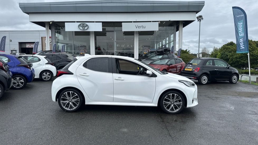 Toyota Yaris 1.5 Hybrid Excel 5dr CVT Hybrid Hatchback - Image 23
