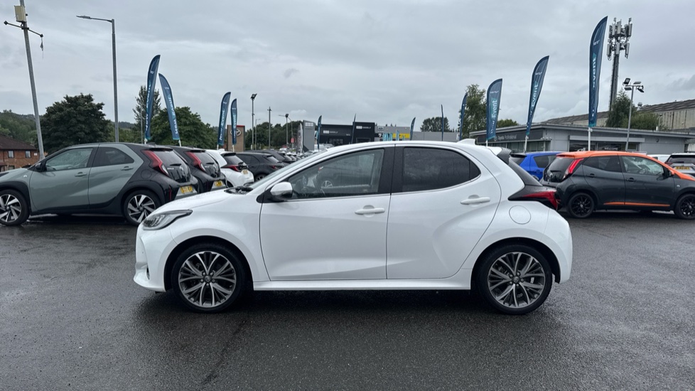 Toyota Yaris 1.5 Hybrid Excel 5dr CVT Hybrid Hatchback - Image 24