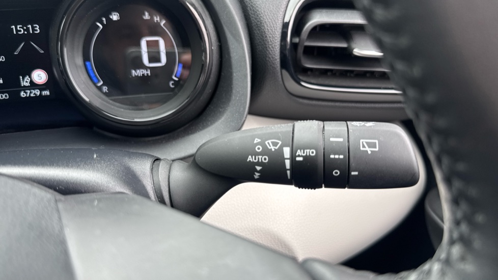 Toyota Yaris 1.5 Hybrid Excel 5dr CVT Hybrid Hatchback - Image 33