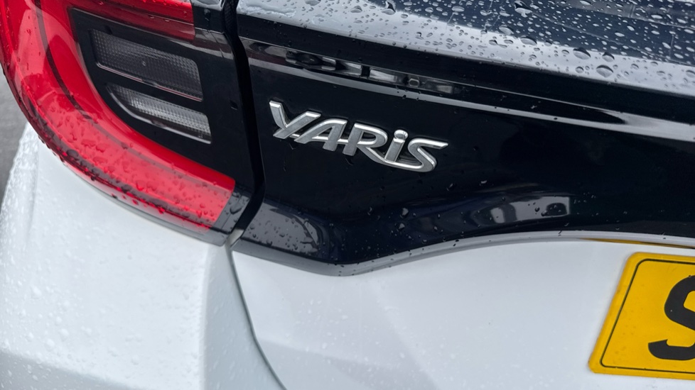 Toyota Yaris 1.5 Hybrid Excel 5dr CVT Hybrid Hatchback - Image 43