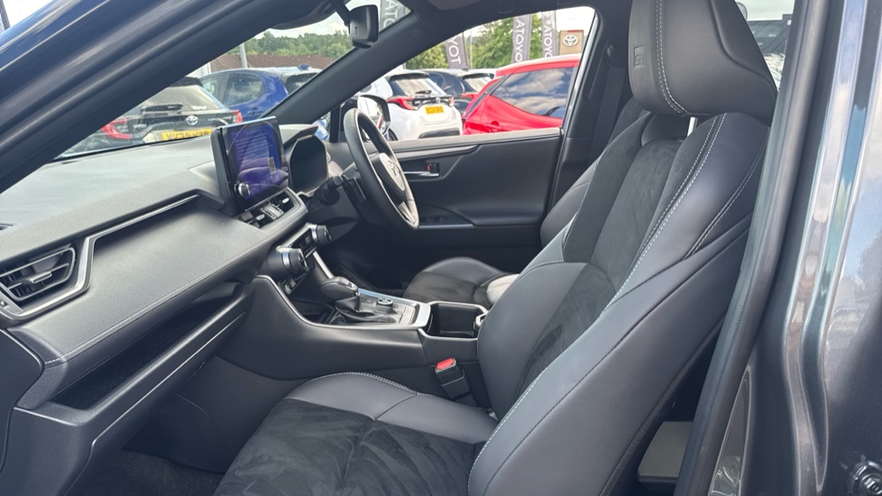 Toyota RAV4 2.5 PHEV GR Sport 5dr CVT Estate - Image 5