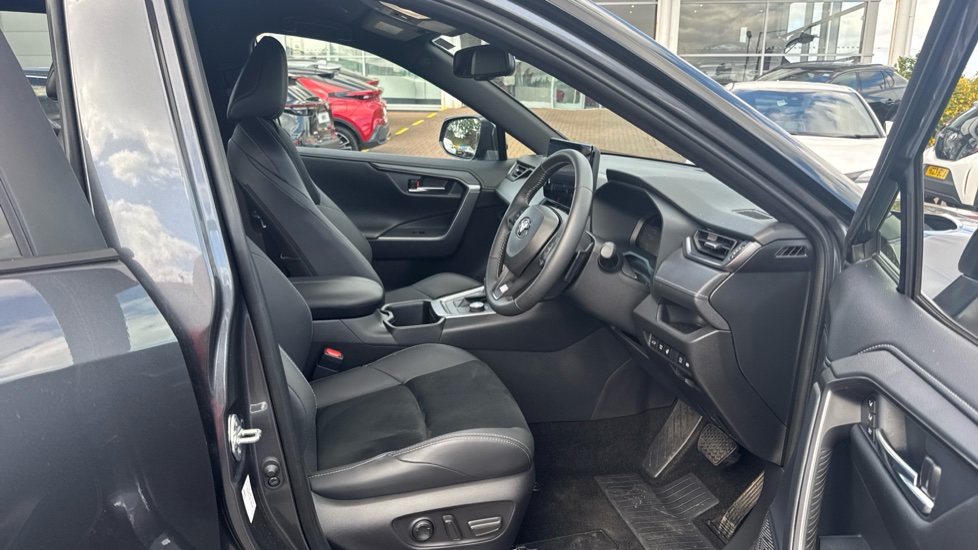 Toyota RAV4 2.5 PHEV GR Sport 5dr CVT Estate - Image 12