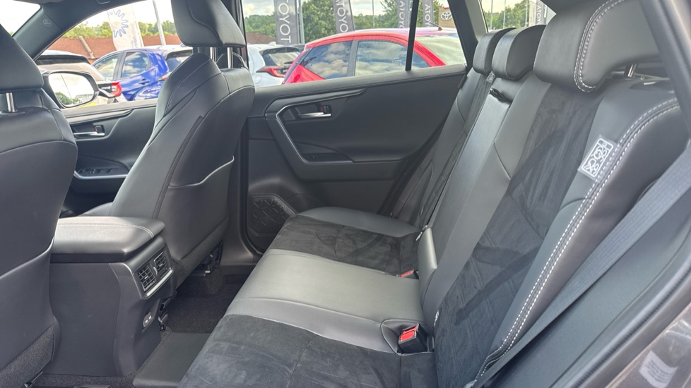 Toyota RAV4 2.5 PHEV GR Sport 5dr CVT Estate - Image 15
