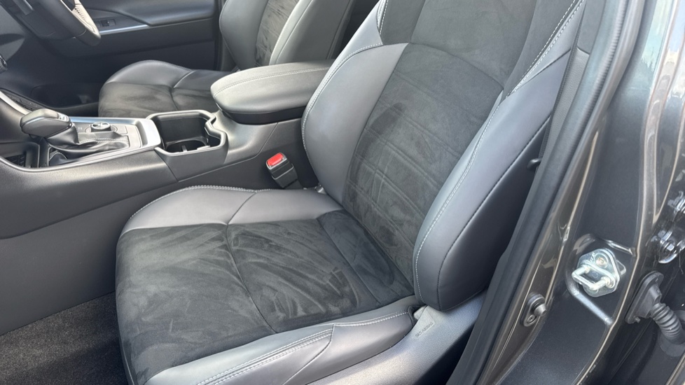 Toyota RAV4 2.5 PHEV GR Sport 5dr CVT Estate - Image 17