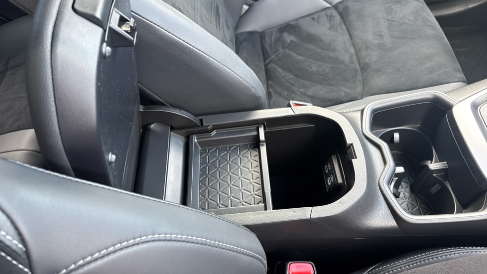 Toyota RAV4 2.5 PHEV GR Sport 5dr CVT Estate - Image 44